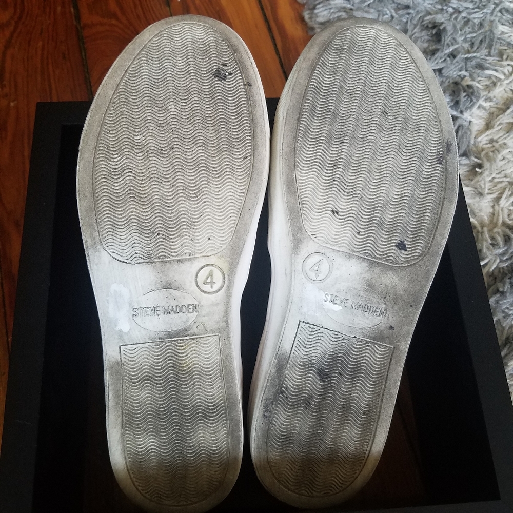 Steve Madden Girl's‎ Quilted Slip On Shoe Sneaker 4 - Picture 4 of 7